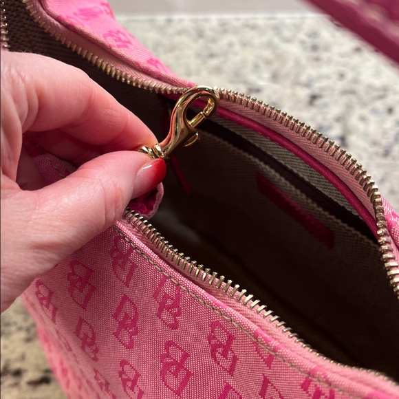 Dooney & Bourke Vintage Signature Small Hobo Bag EUC - Picture 12 of 13